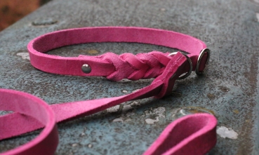 Retrieverleine aus Fettleder in pink nur die Halsung