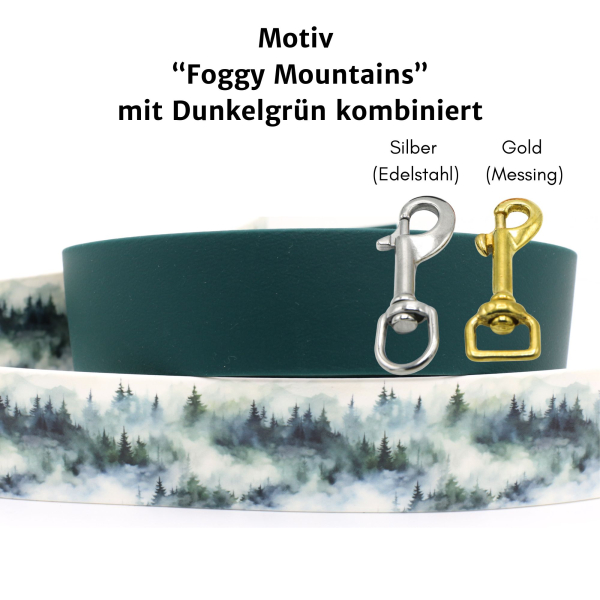 Foggy Mountains Motiv mit Dunkelgrün