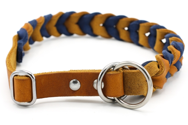 Zugstopp Halsband geflochten zweifarbig in Cognac mit Blau von hinten